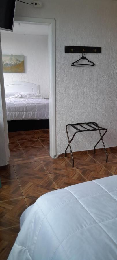 Hostal Brilliant Quito Exterior photo